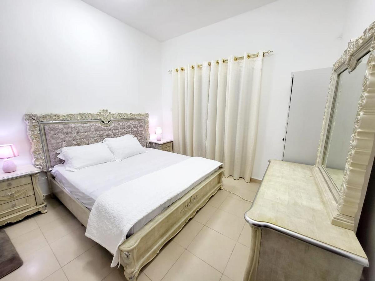 Cheap Holiday Home Аджман Екстер'єр фото